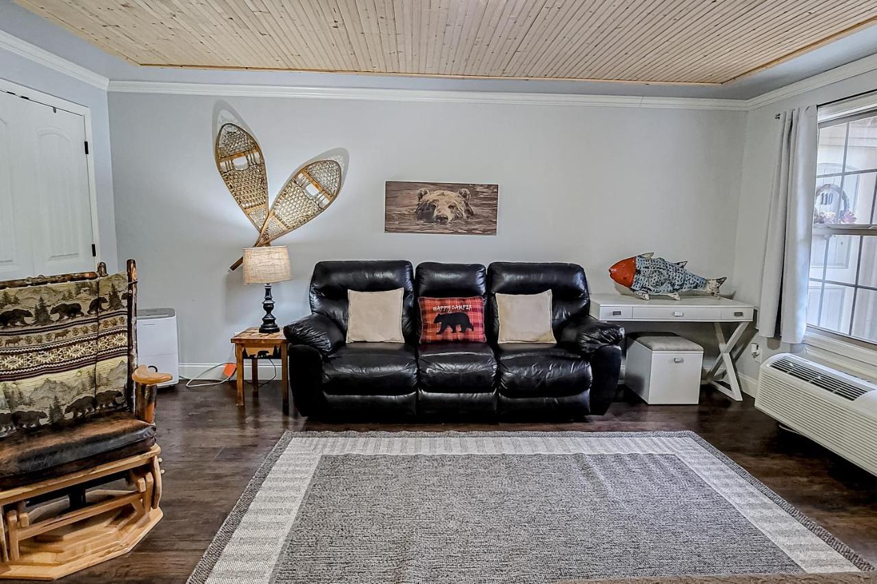 Little River Loft & Riverfront Gem Townsend Quarto foto